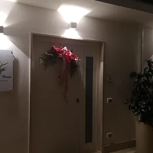  Apartman Sisters' House